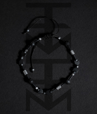 CZARNA BRANSOLETKA Z HEMATYTEM I LAWĄ WULKANICZNĄ