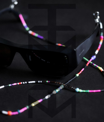 KOLOROWY ŁAŃCUSZEK Z KORALIKÓW DO OKULARÓW