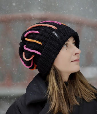 CZARNA BIG CZAPA RĘCZNIE ROBIONA