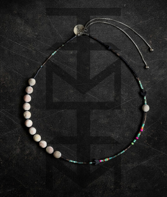 REGULOWANY NASZYJNIK Z TURKUSEM, AGATEM, HEMATYTEM, LAWĄ WULKANICZNĄ