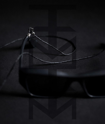 CZARNY ŁAŃCUSZEK Z KORALIKÓW DO OKULARÓW