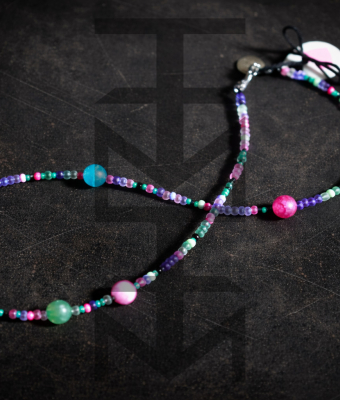 NASZYJNIK Z KOLOROWYM MATOWYM AGATEM