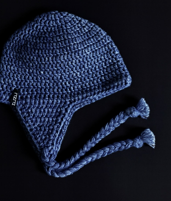 NIEBIESKA CZAPKA Z NAUSZNIKAMI