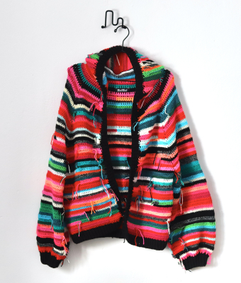 KOLOROWY SWETER Z KAPTUREM GRUNGE BLACK -ZERO WASTE&RECYKLING