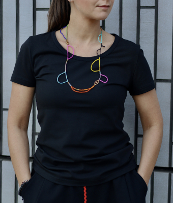 CZARNY T-SHIRT DAMSKI Z DZIANINY BAWEŁNIANEJ ZUZU