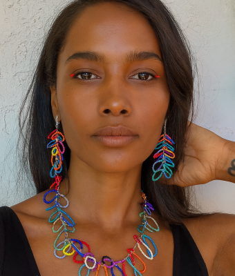 KOLOROWY NASZYJNIK Z KORALIKÓW KIERRE