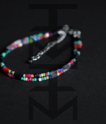 KOLOROWA BRANSOLETKA ZE SZKLANYCH KORALIKÓW