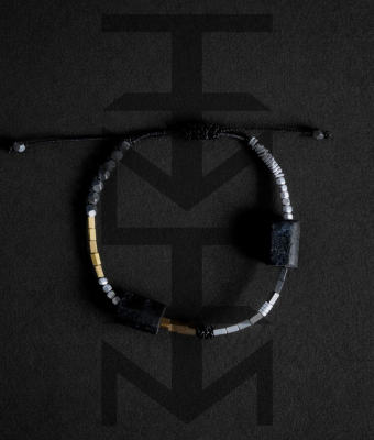 BRANSOLETKA Z CZARNYM TURMALINEM I HEMATYTETEM W SUROWYCH BARWACH