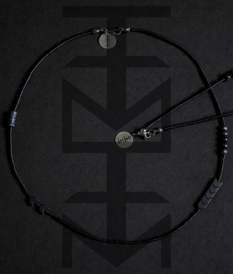 CZARNY NASZYJNIK NERO SYGNOWANY ZUZU