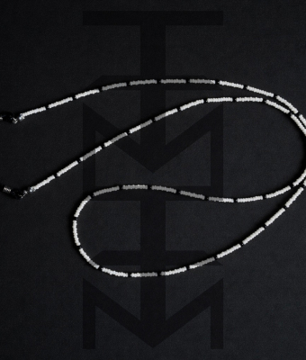 CZARNO-PERŁOWY ŁAŃCUSZEK DO OKULARÓW