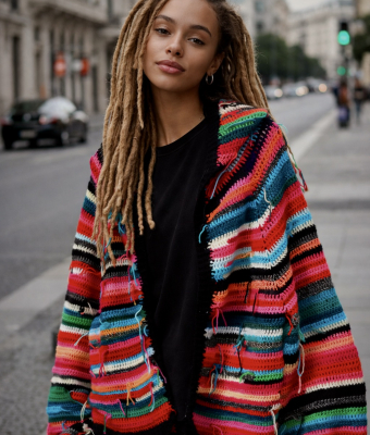 KOLOROWY SWETER Z KAPTUREM GRUNGE BLACK -ZERO WASTE&RECYKLING