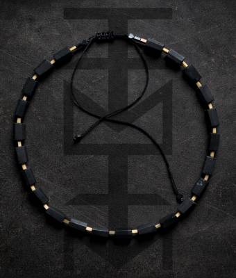 NASZYJNIK Z CZARNYM TURMALINEM I ZŁOTYM HEMATYTEM